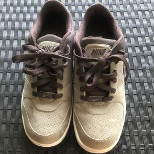 Nike low tops brown and tan size 6.5 youth 8 women